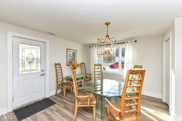 $324,999 | 210 East Buckeye Street, Cicero, IN 46034