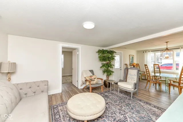 $324,999 | 210 East Buckeye Street, Cicero, IN 46034