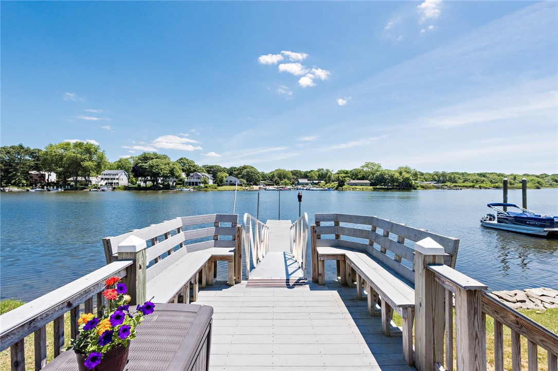 707 Middlebridge Road South Kingstown, RI 02879 - Photo 14 of 49