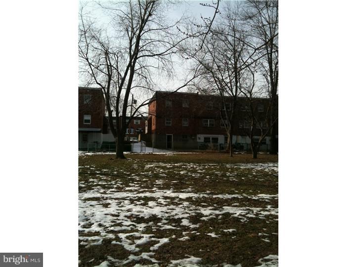 12433 Barbary Road Philadelphia, PA 19154 - Photo 5 of 12 Exterior Back