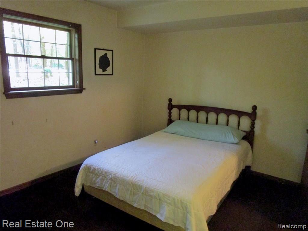 19209 Meridian Road Grosse Ile, MI 48138 - Photo 32 of 38 IMG_0569.jpg