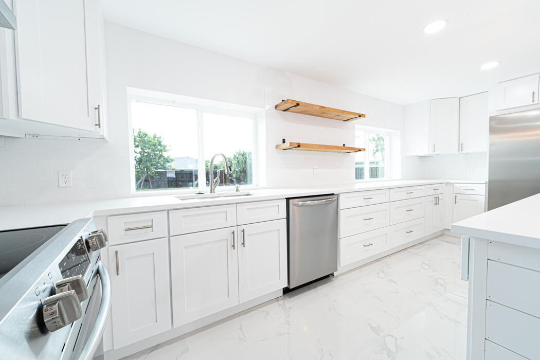 5691 Southeast Hull Street Stuart, FL 34997 - Photo 11 of 41 _MWA7439