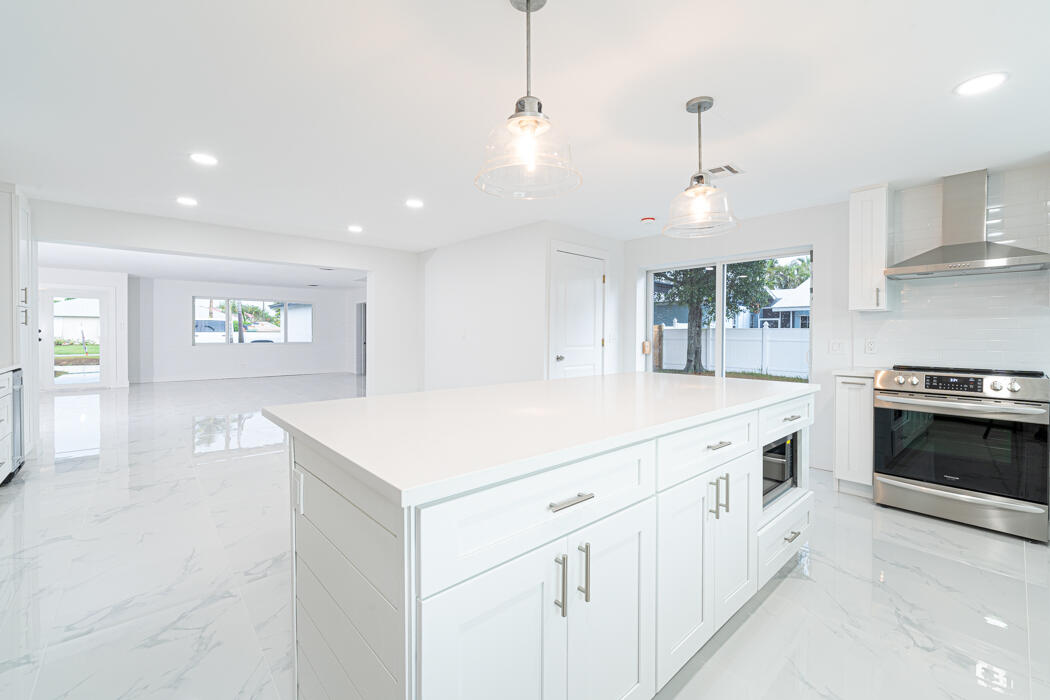 5691 Southeast Hull Street Stuart, FL 34997 - Photo 12 of 41 _MWA7423