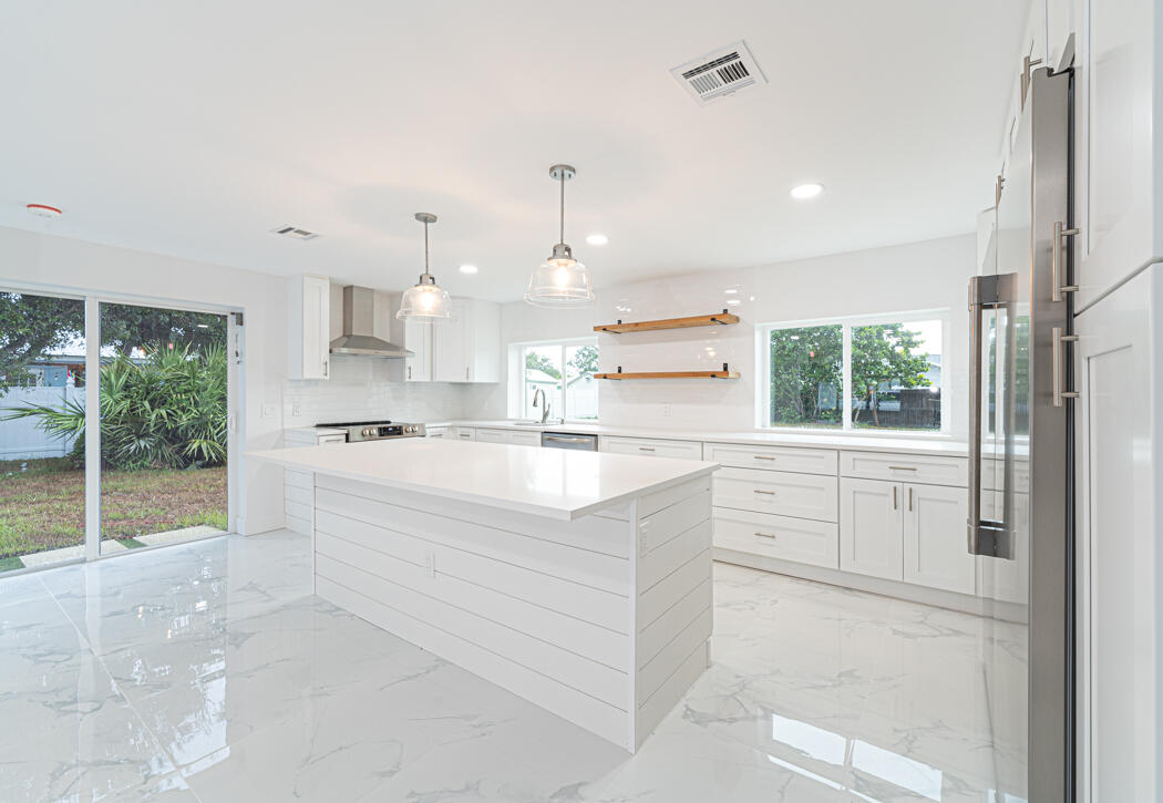 5691 Southeast Hull Street Stuart, FL 34997 - Photo 2 of 41 _MWA7419