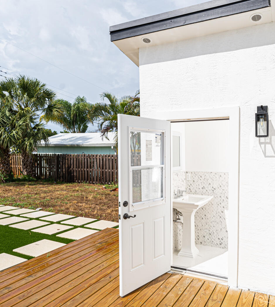 5691 Southeast Hull Street Stuart, FL 34997 - Photo 36 of 41 _MWA7623