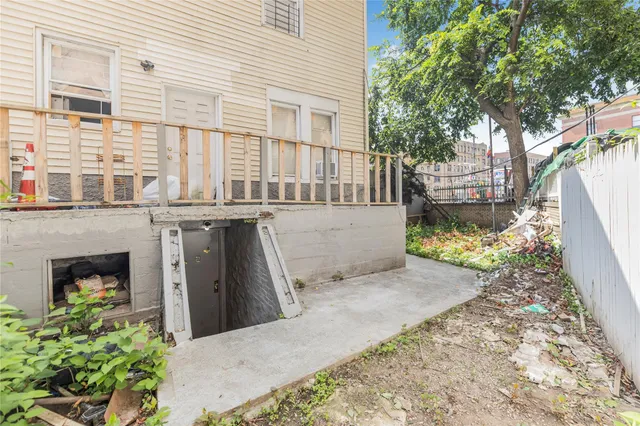 $1,100,000 | 3043 Bailey Avenue | Kingsbridge Heights