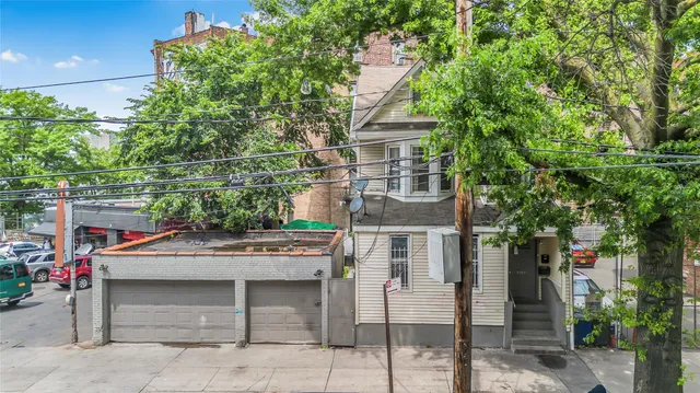 $1,100,000 | 3043 Bailey Avenue | Kingsbridge Heights