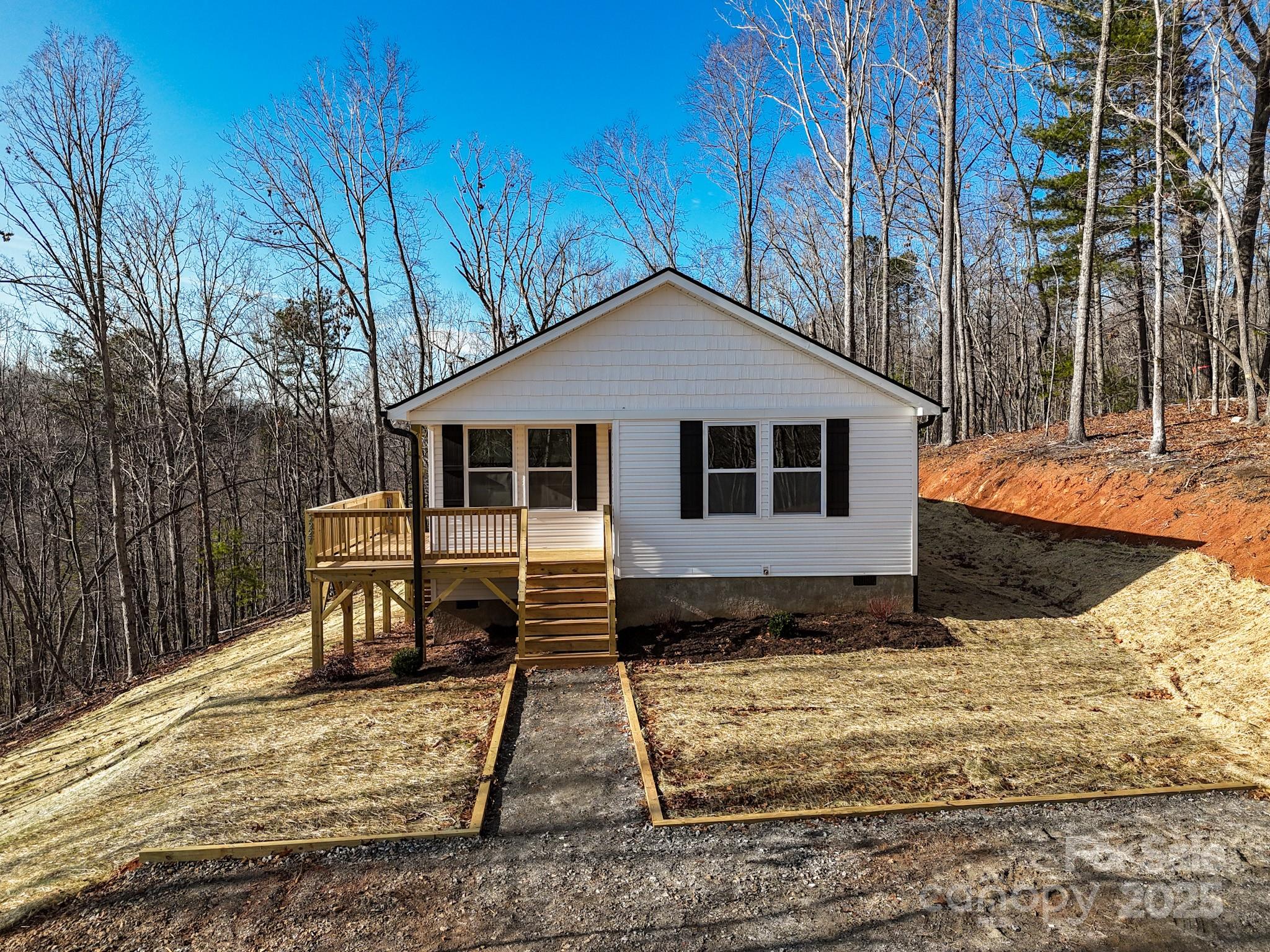 5227 Howard Gap Road Saluda, NC 28773 - Photo 4 of 41 Gallery Image 4