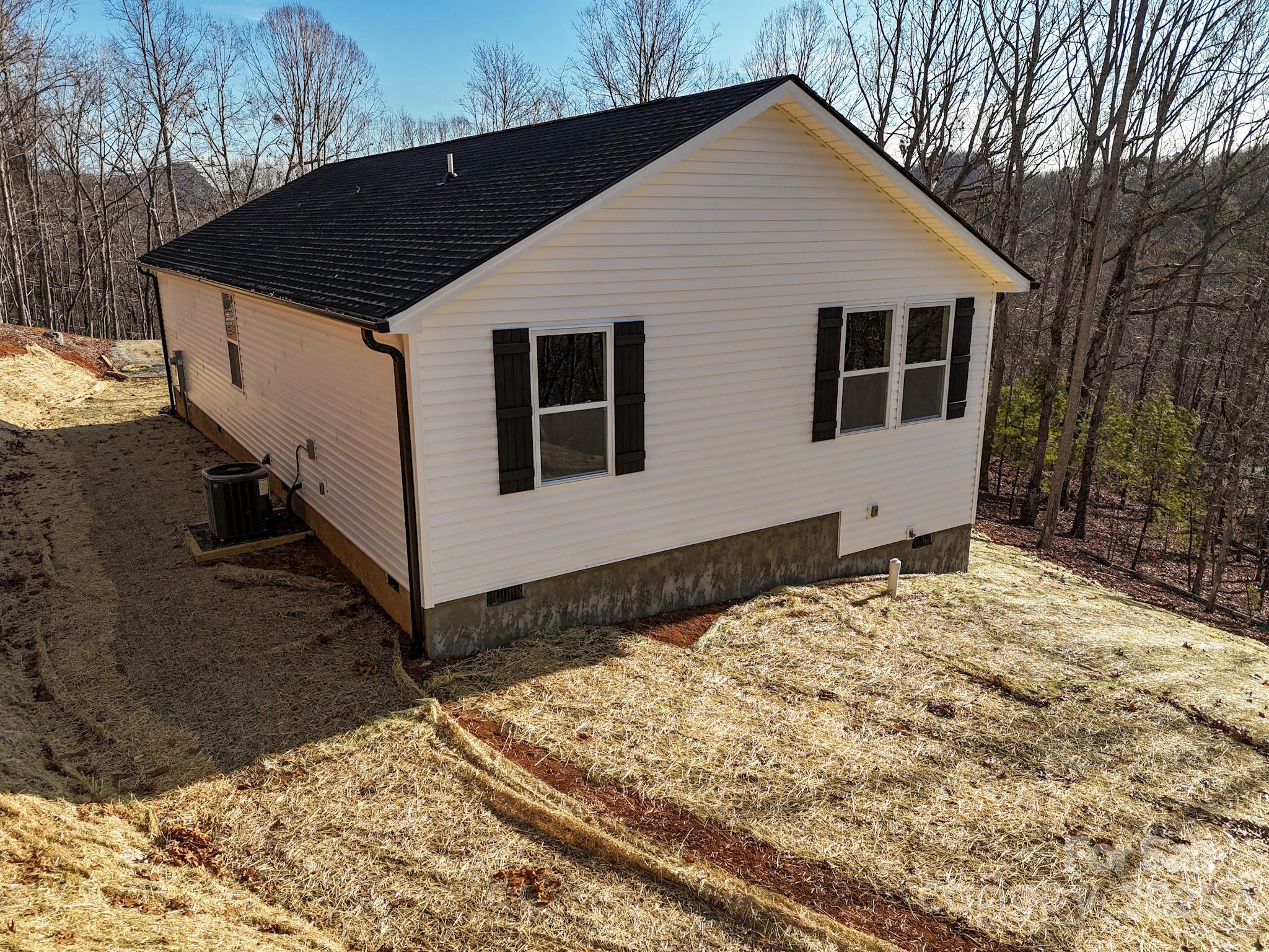 5227 Howard Gap Road Saluda, NC 28773 - Photo 5 of 41 Gallery Image 5