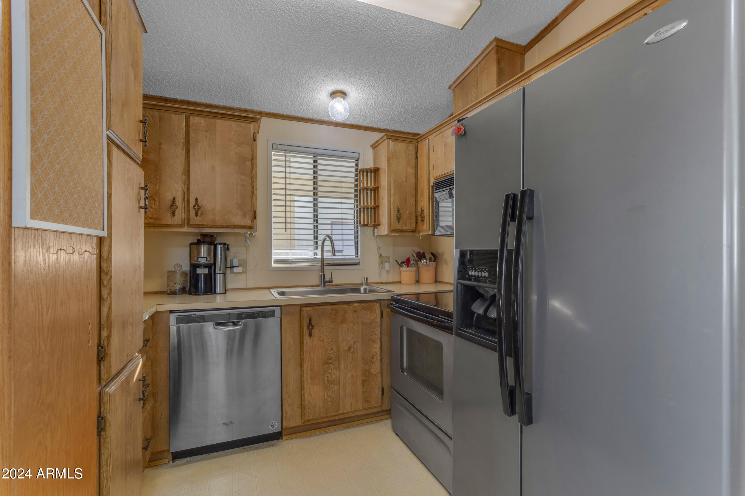 3500 South Tomahawk Road, Unit 179 Apache Junction, AZ 85119 - Photo 10 of 37 Kitchen