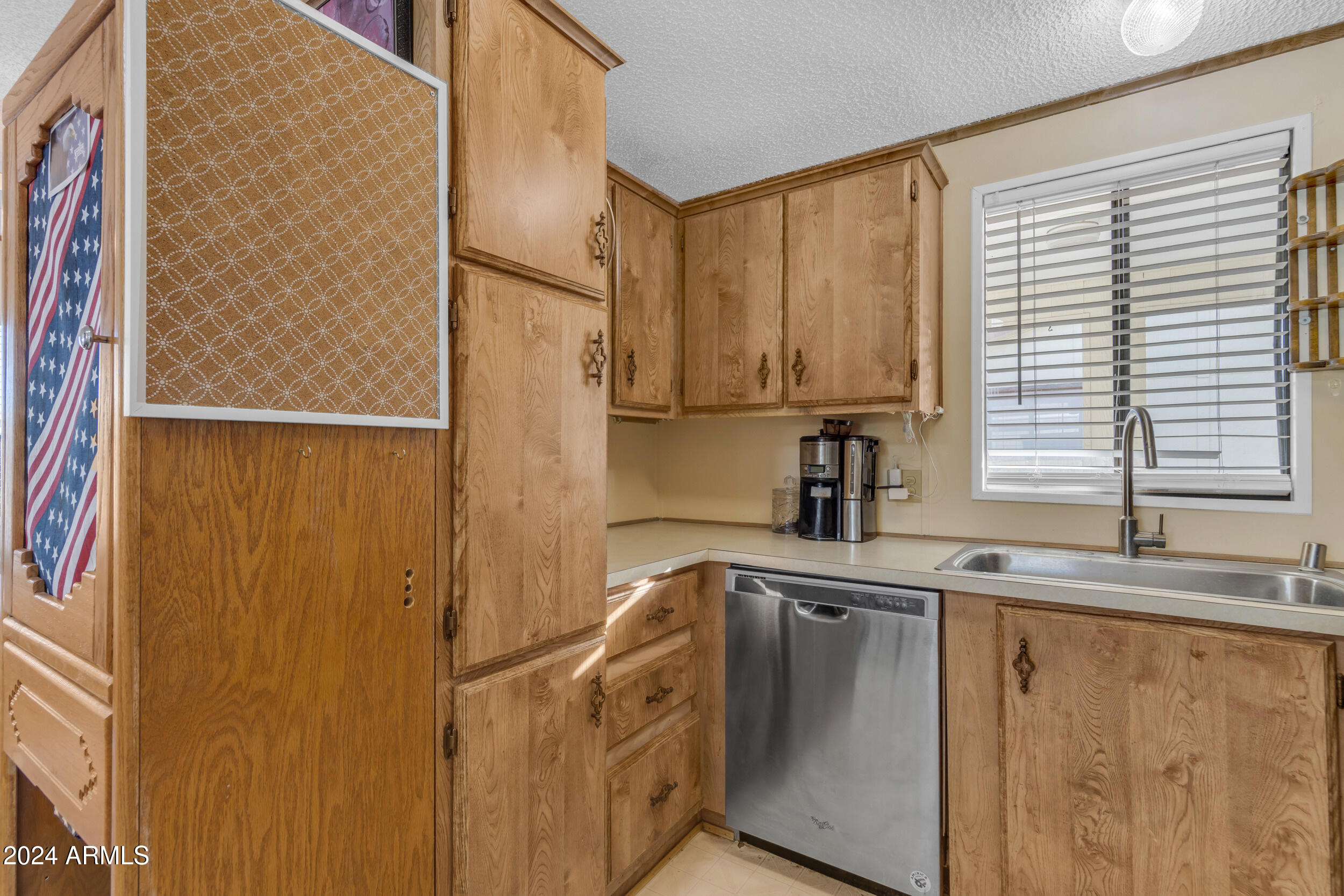3500 South Tomahawk Road, Unit 179 Apache Junction, AZ 85119 - Photo 12 of 37 Kitchen