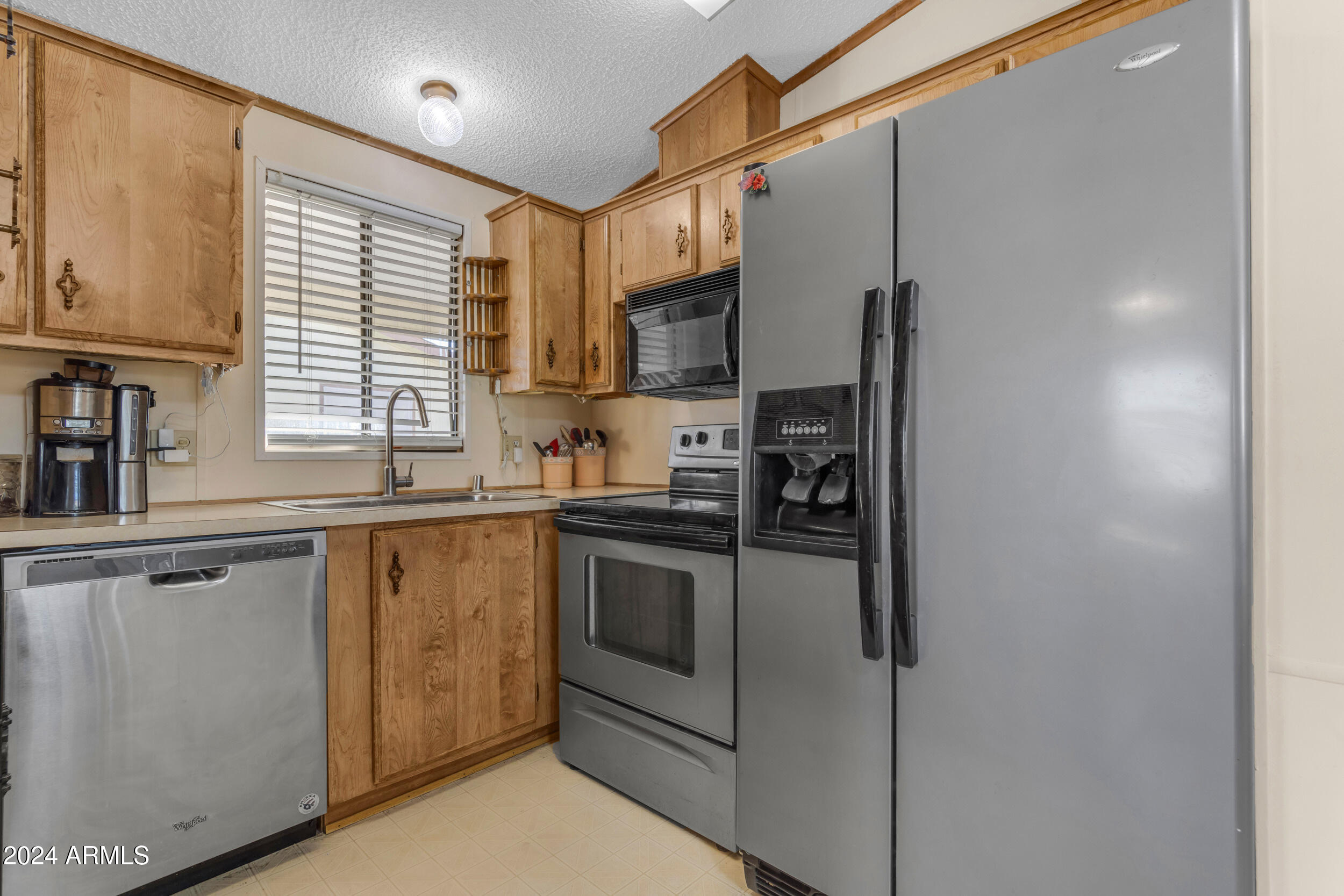 3500 South Tomahawk Road, Unit 179 Apache Junction, AZ 85119 - Photo 13 of 37 Kitchen