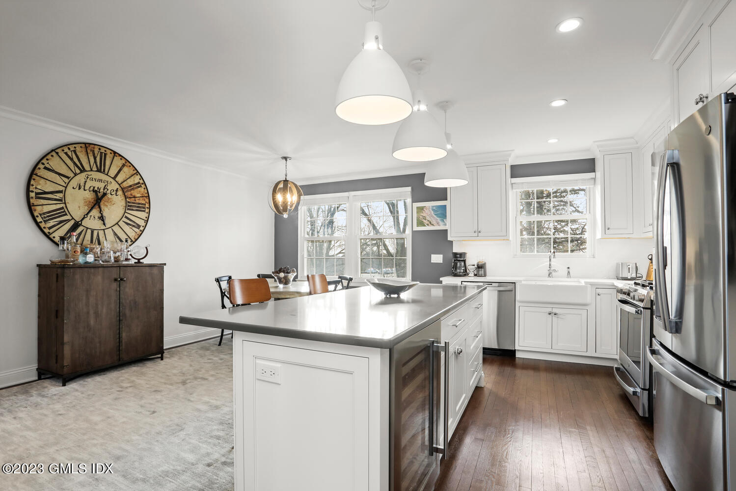 140 Putnam Park, Unit 140 Greenwich, CT 06830 - Photo 4 of 15 a kitchen with a sink stove and refrigerator