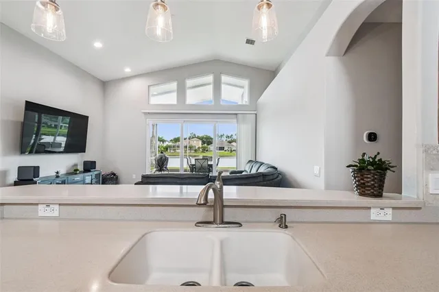 $3,200 | 16106 Rambling Road, Odessa, FL 33556