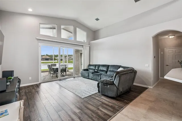 $3,200 | 16106 Rambling Road, Odessa, FL 33556