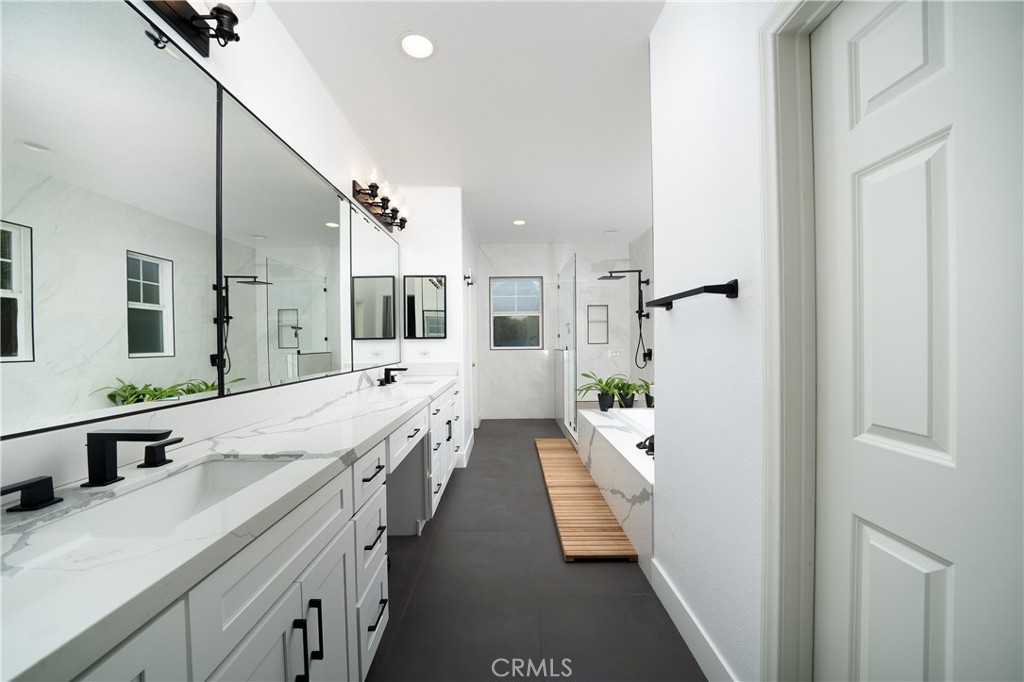 2547 Cornerstone Lane Costa Mesa, CA 92626 - Photo 9 of 60