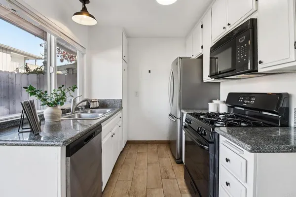 $450,000 | 3434 Seabreeze Walk, Oceanside, CA 92056