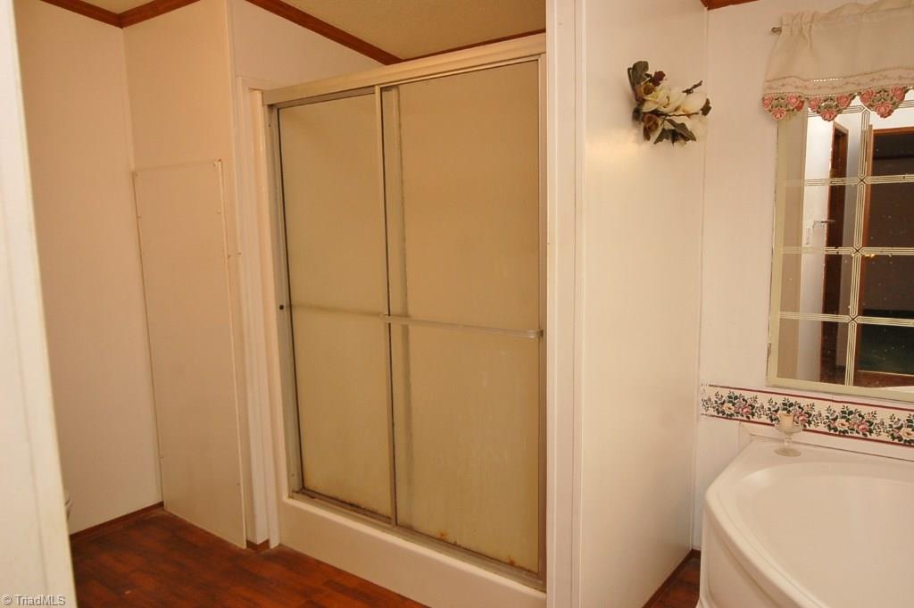 3401 Ridge Road Lexington, NC 27295 - Photo 18 of 30 Master bath with separate walk in shower