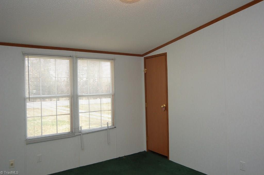 3401 Ridge Road Lexington, NC 27295 - Photo 20 of 30 Third bedroom