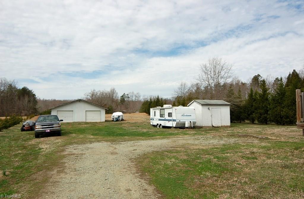 3401 Ridge Road Lexington, NC 27295 - Photo 28 of 30 Back yard