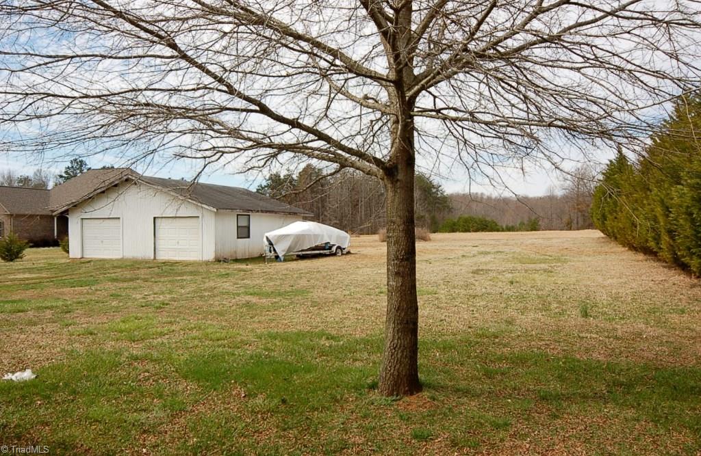 3401 Ridge Road Lexington, NC 27295 - Photo 29 of 30 Level back yard