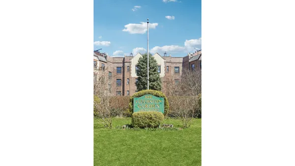$320,000 | 3814 Johnson Avenue, Unit E | Central Riverdale