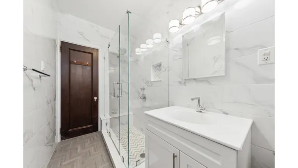 $320,000 | 3814 Johnson Avenue, Unit E | Central Riverdale