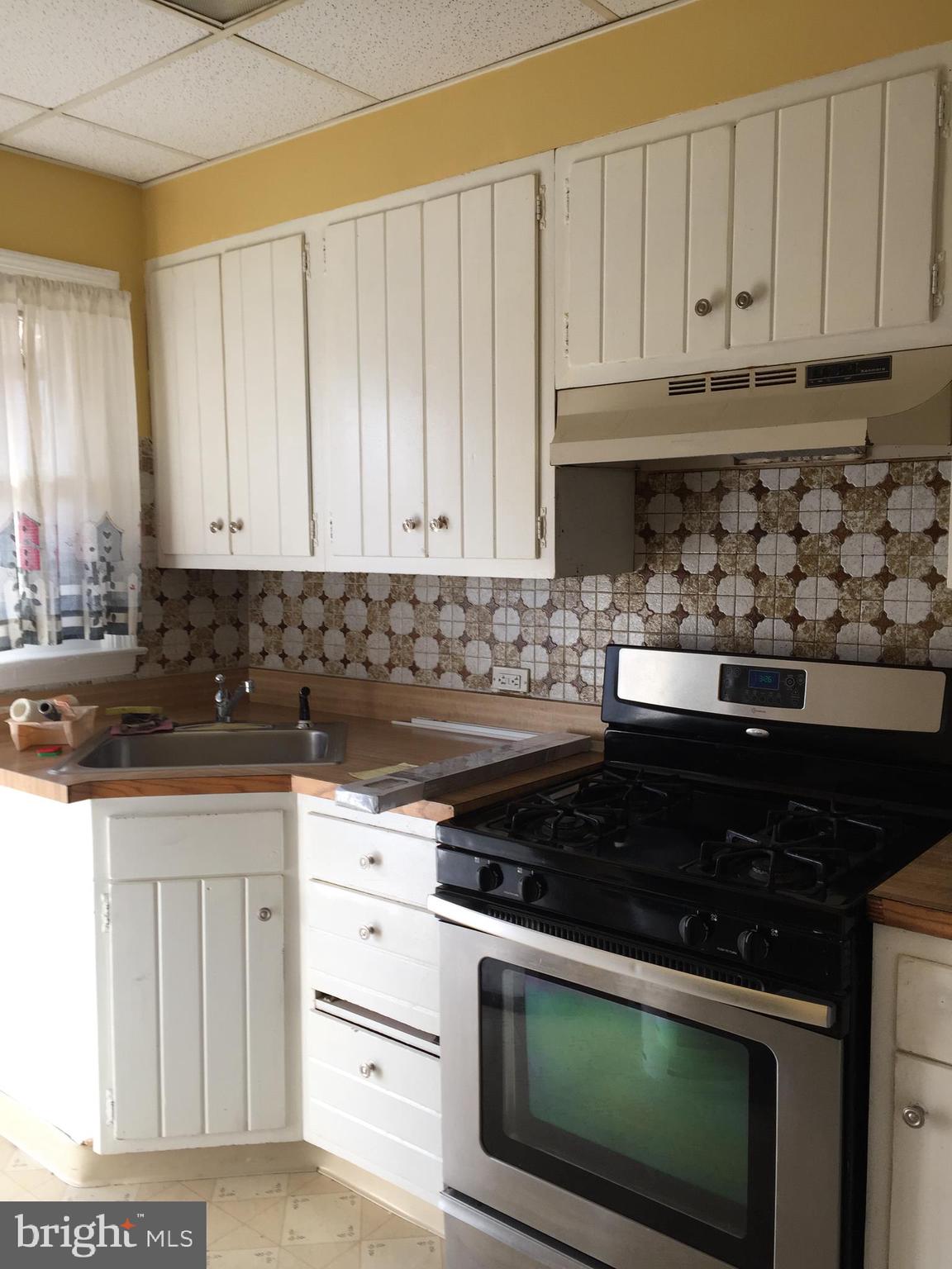 1027 Middlesex Road Essex, MD 21221 - Photo 3 of 11 Kitchen