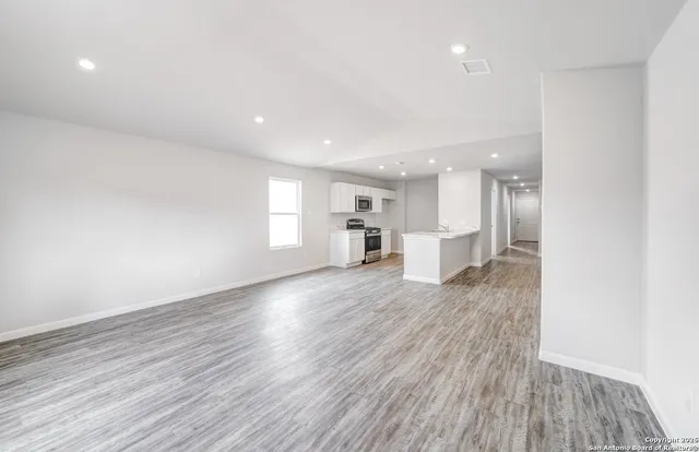 $238,990 | 105 Boulder Ridge Drive, Cuero, TX 77954