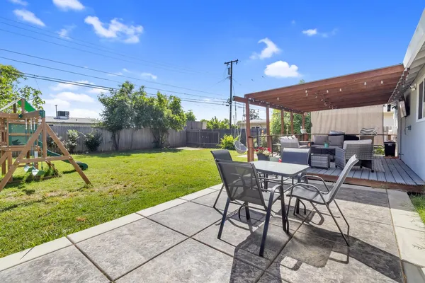 $359,900 | 906 East 19th Street, Marysville, CA 95901