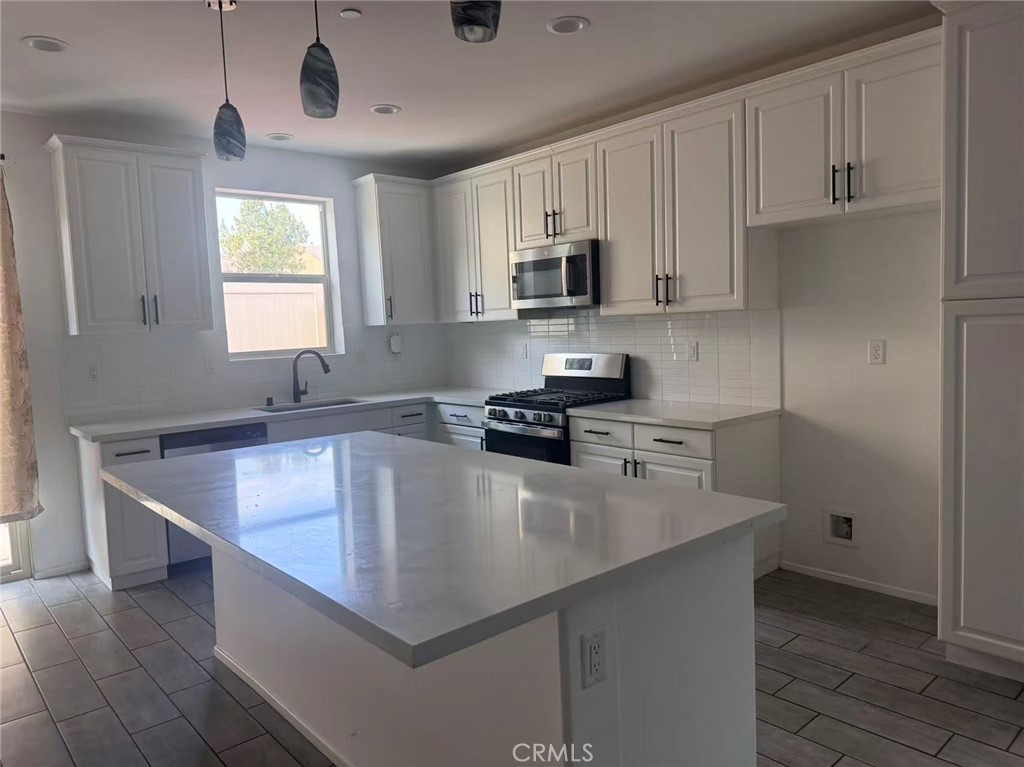 366 Rosa Rialto, CA 92376 - Photo 3 of 10