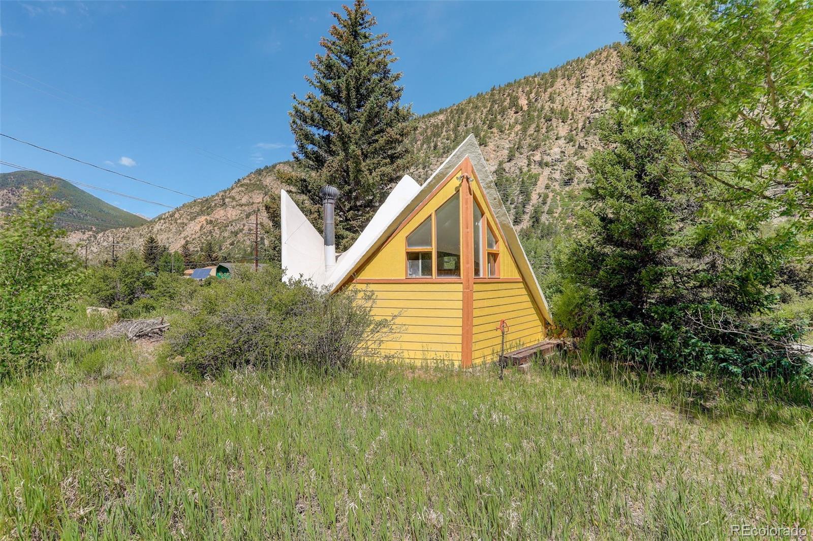 2212 Alvarado Road Georgetown, CO 80444 - Photo 16 of 19 a view of a backyard of the house