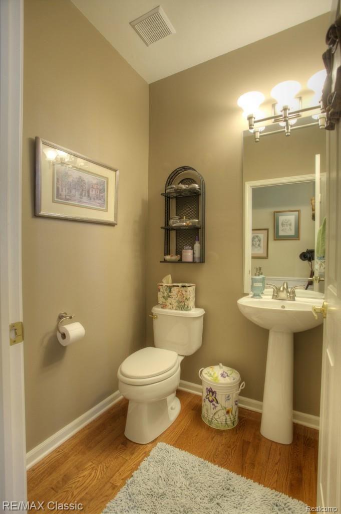 1738 Lasalle Road Canton, MI 48187 - Photo 19 of 36 Powder Room