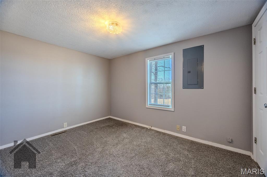 22818 Spruce Road Waynesville, MO 65583 - Photo 14 of 44