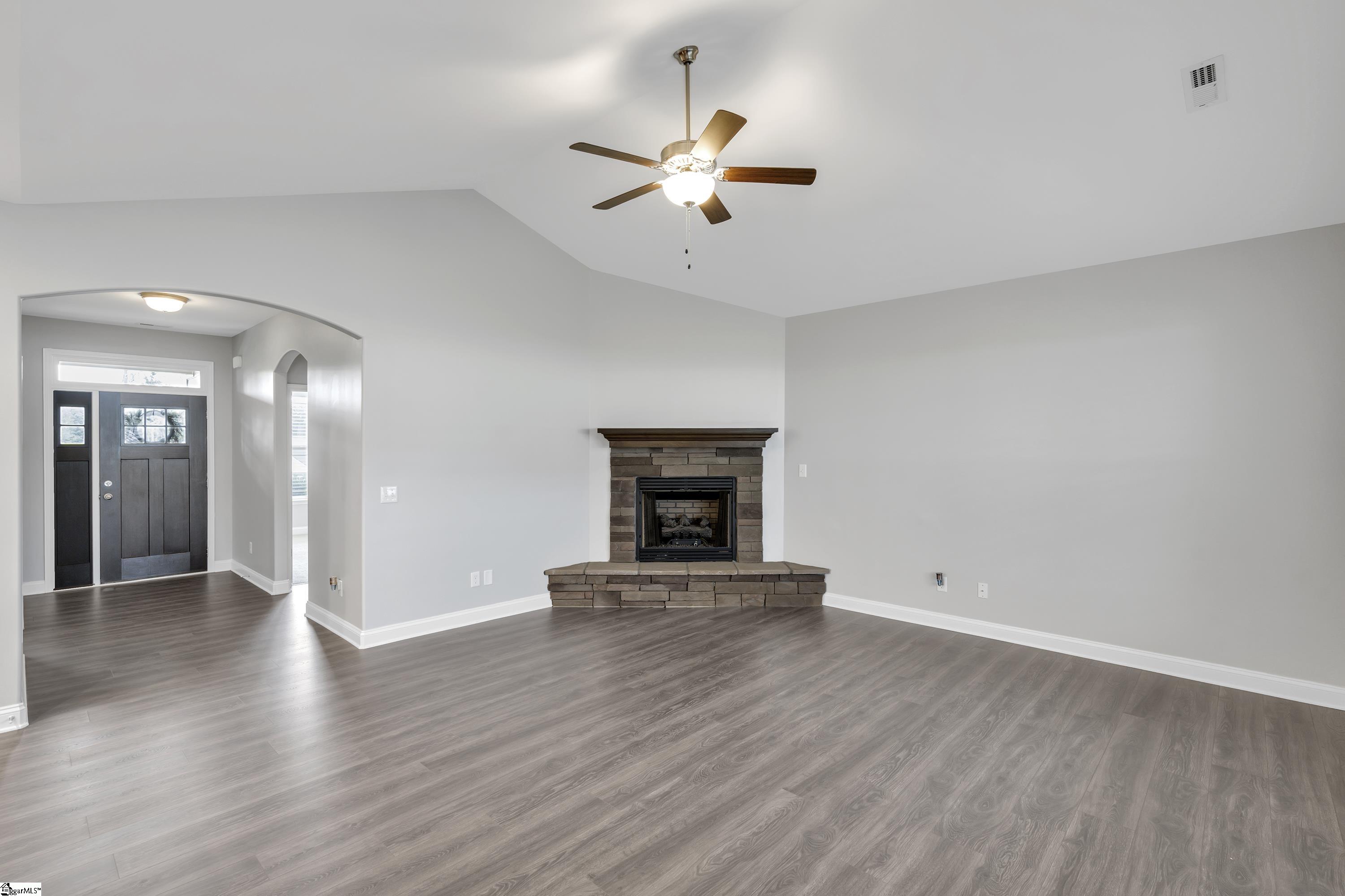 1620 Ballenger Road Wellford, SC 29385 - Photo 7 of 28