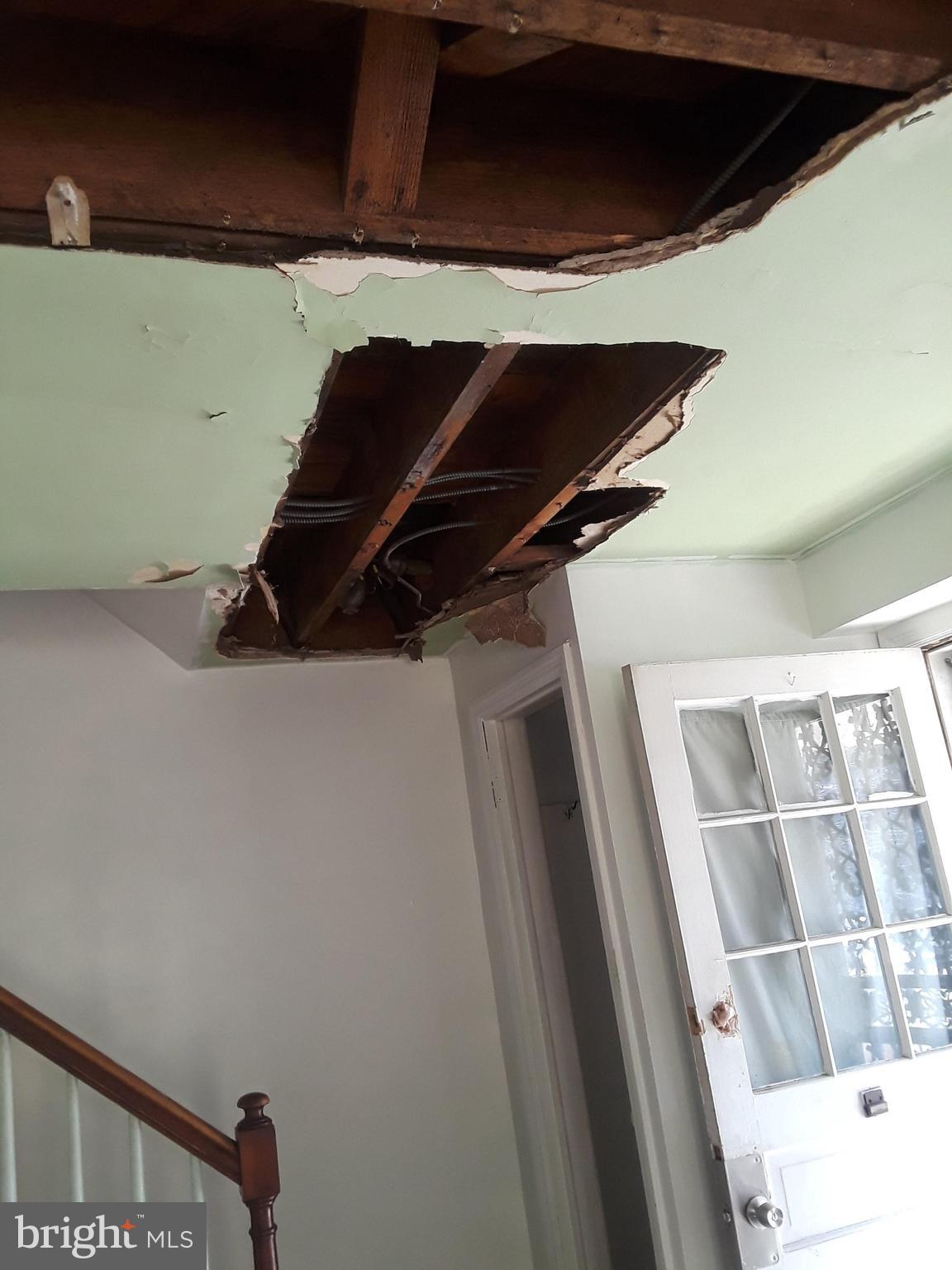 3906 Clarinth Road Baltimore, MD 21215 - Photo 6 of 10