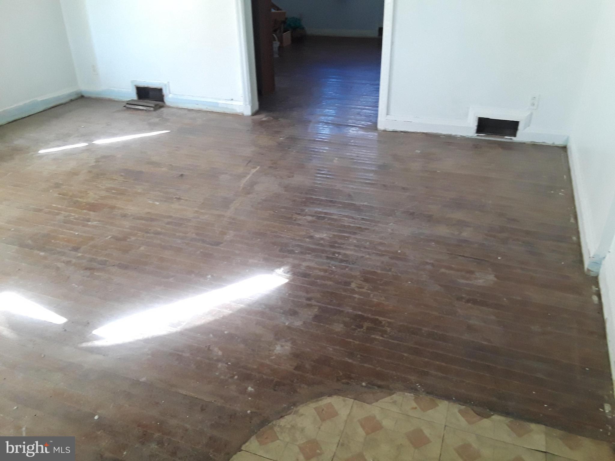 3906 Clarinth Road Baltimore, MD 21215 - Photo 7 of 10