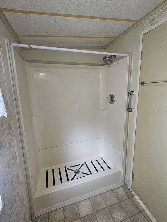 481 Chickadee Court Plant City, FL 33565 - Photo 11 of 17 a view of walk in closet