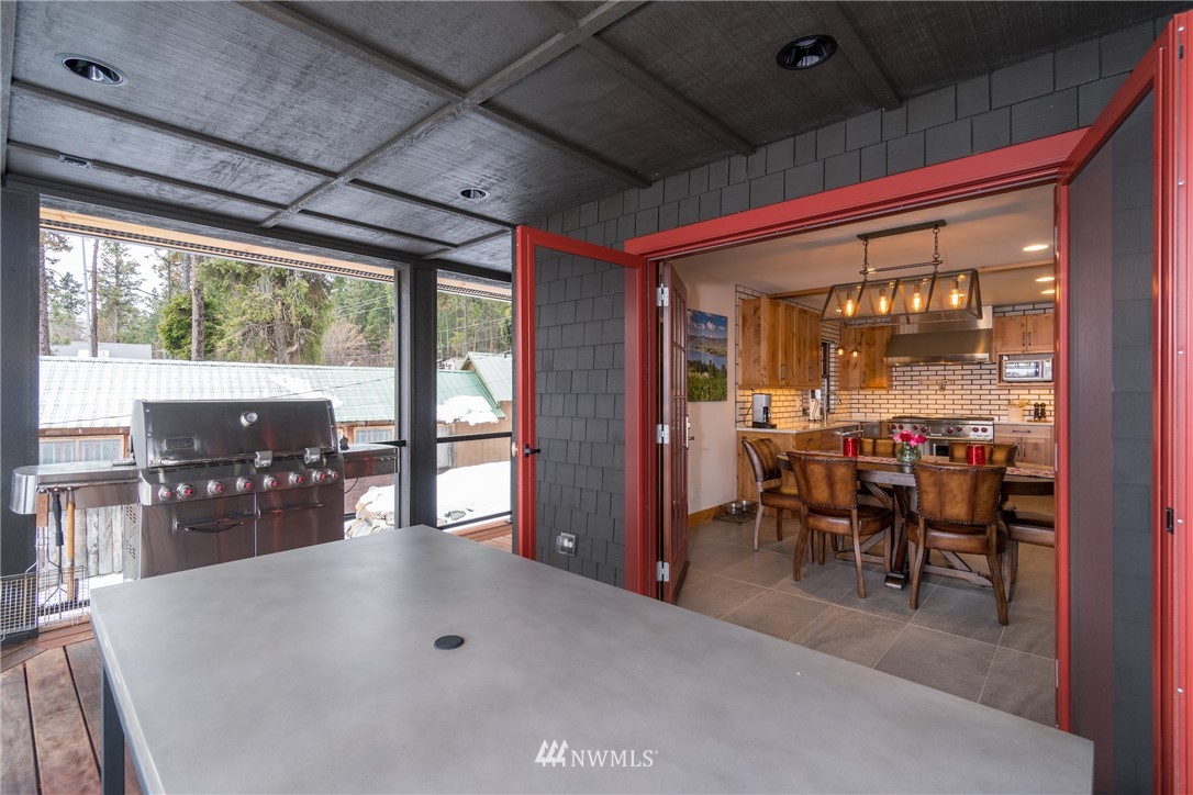 12044 South Lakeshore Road Chelan, WA 98816 - Photo 11 of 25 Gallery Image 11