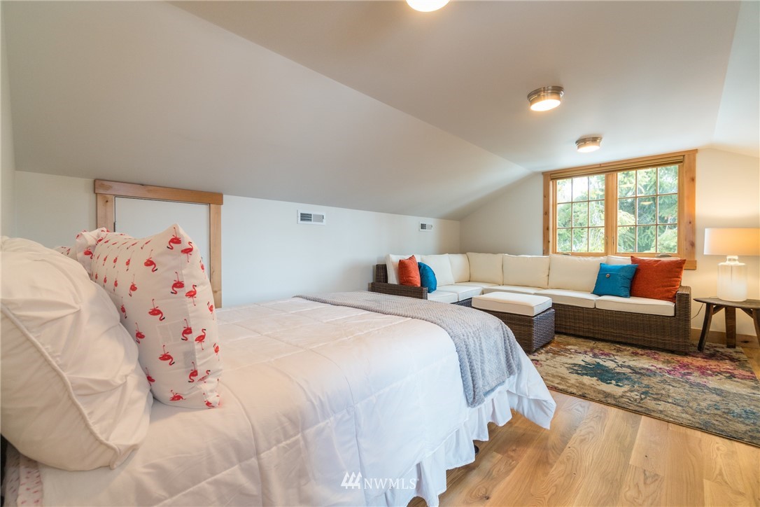 12044 South Lakeshore Road Chelan, WA 98816 - Photo 17 of 25 Gallery Image 17