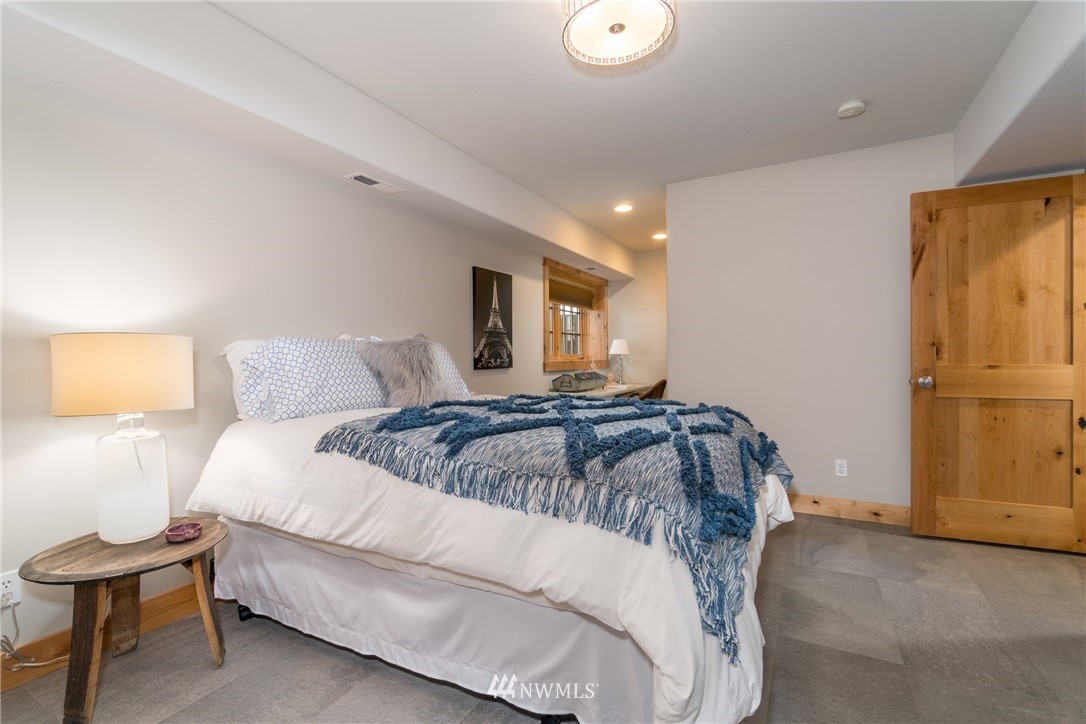 12044 South Lakeshore Road Chelan, WA 98816 - Photo 19 of 25 Gallery Image 19