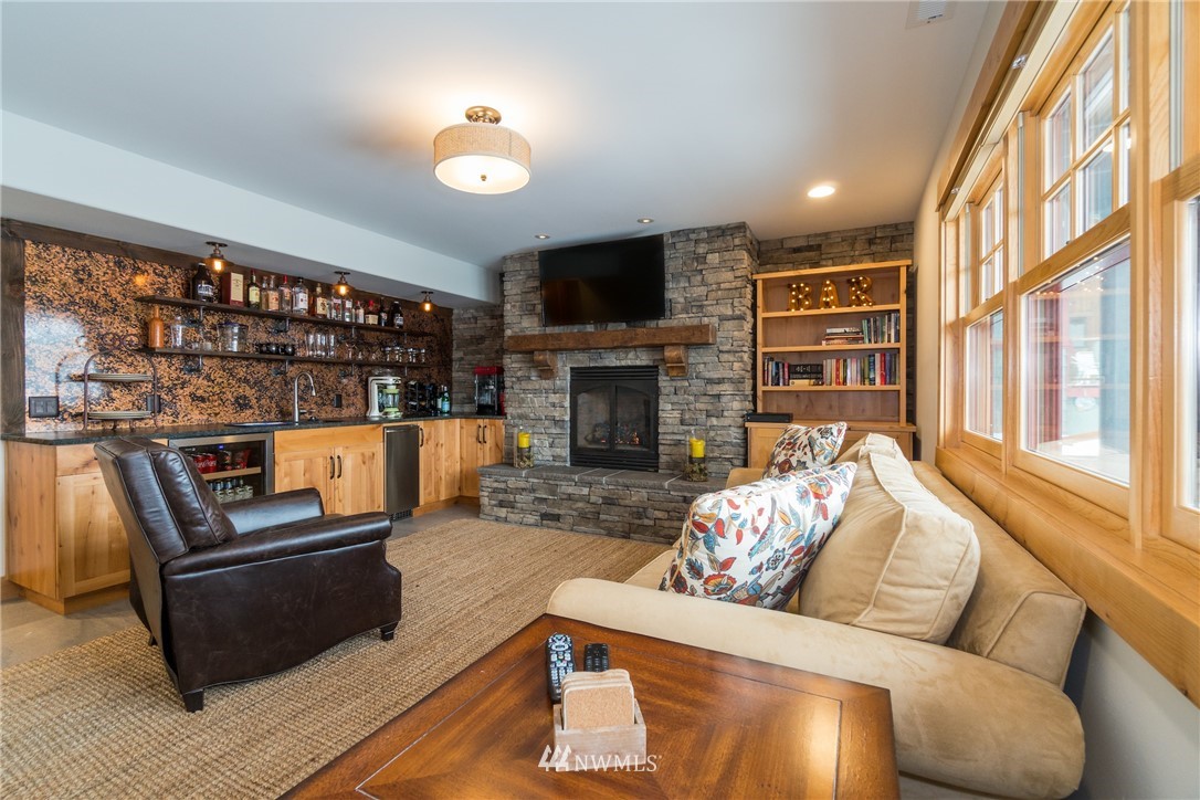 12044 South Lakeshore Road Chelan, WA 98816 - Photo 21 of 25 Gallery Image 21