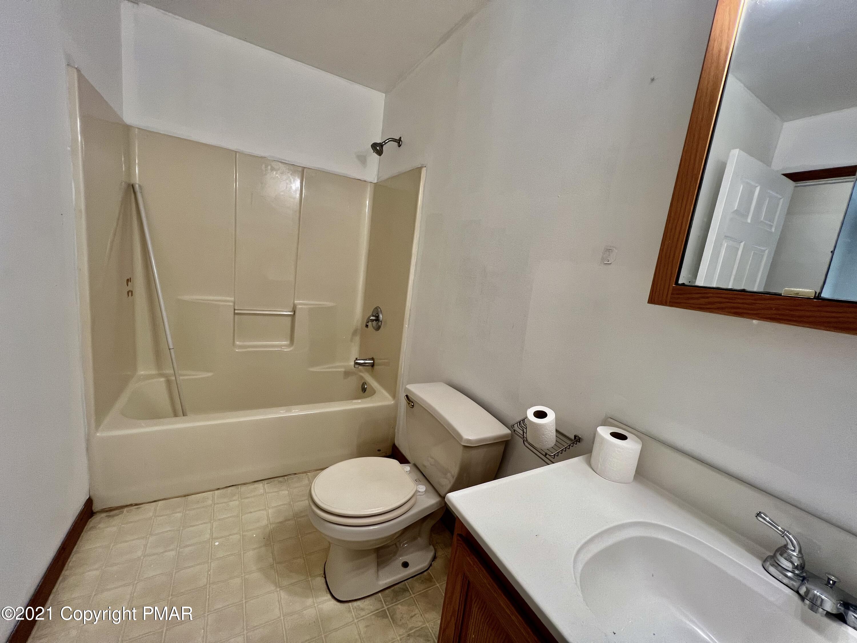 150 Cartwright Road Blakeslee, PA 18610 - Photo 15 of 23 Bathroom