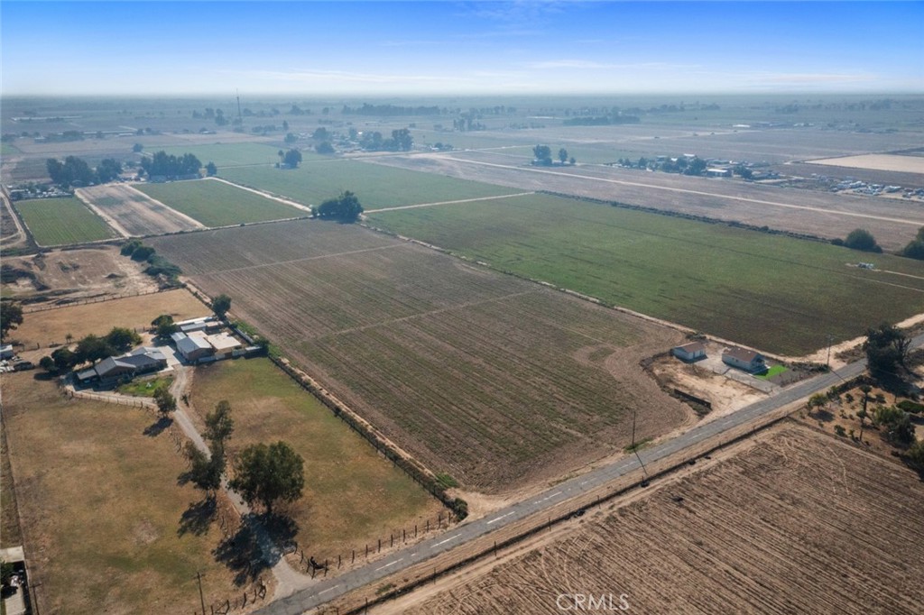19247 3rd Stevinson, CA 95374 - Photo 43 of 50 an aerial view of a yard