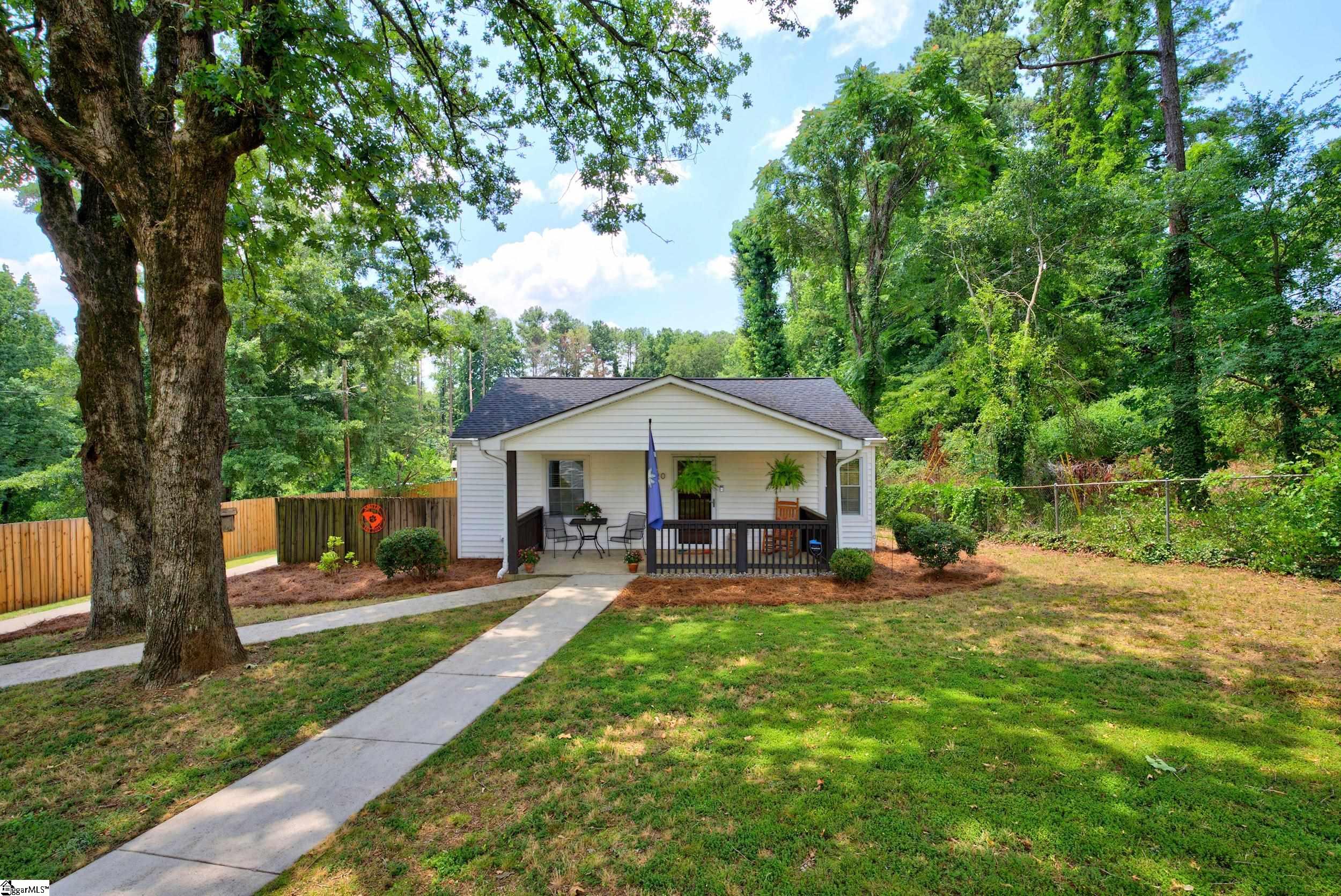 1020 Jacobs Road Greenville, SC 29605 - Photo 1 of 21 Gallery Image 1