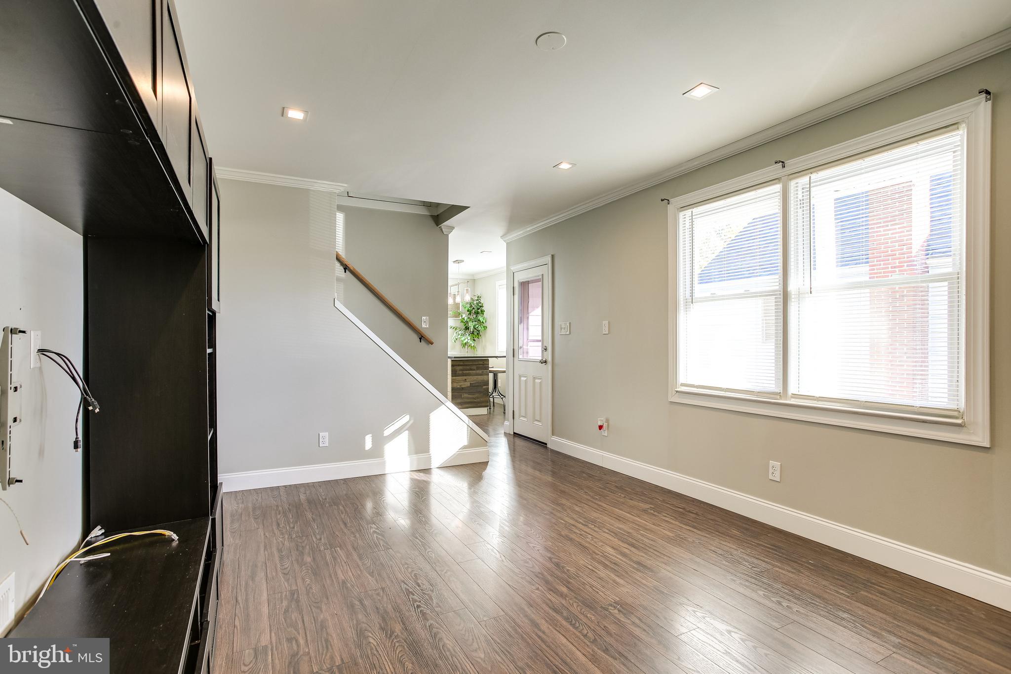 2605 Lynbrook Road Baltimore, MD 21222 - Photo 3 of 34 Living Room