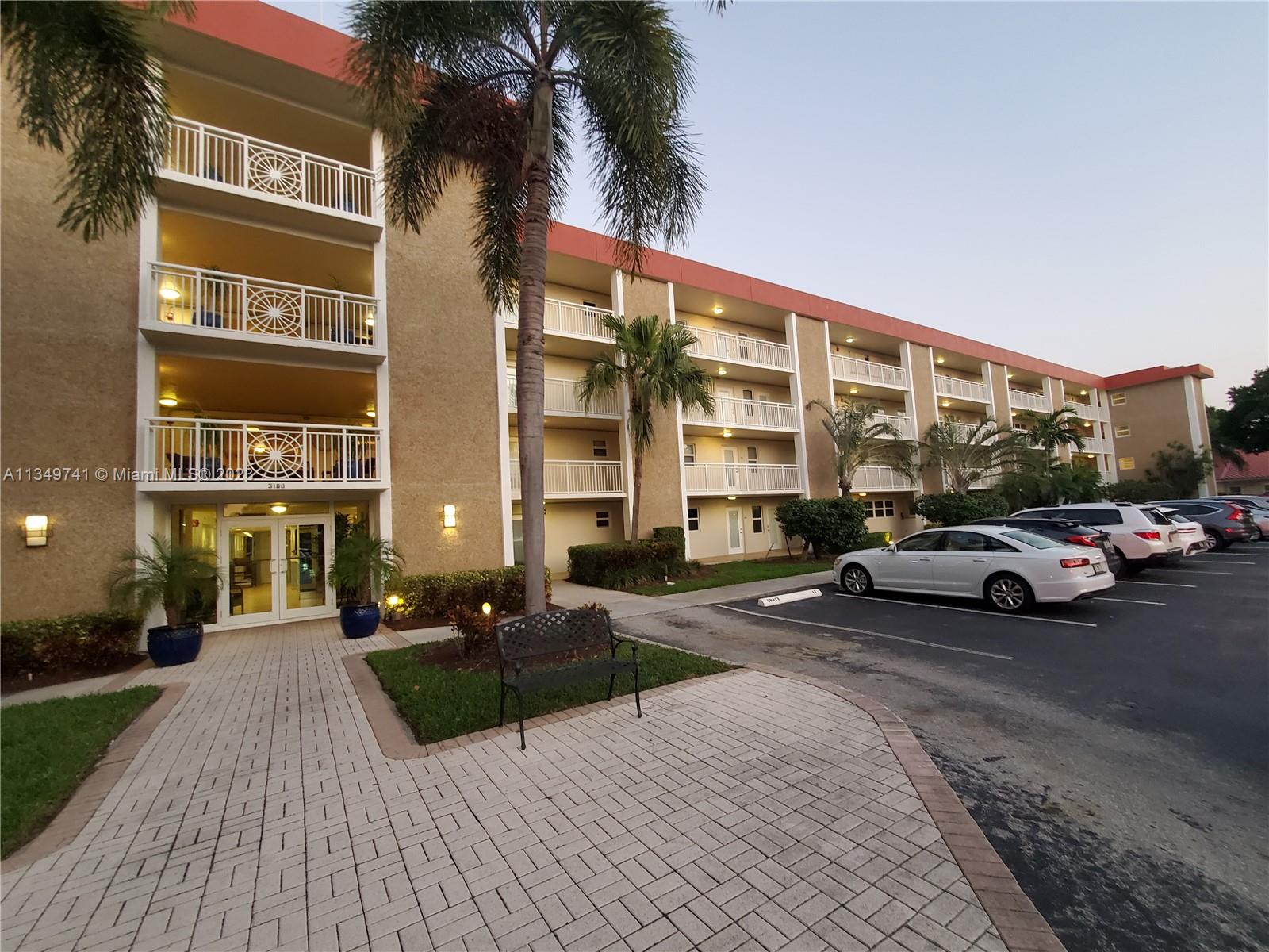 Lighthouse Point Lighthouse Point, FL 33064 - Photo 49 of 52