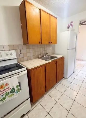 $2,000 | 718 Southwest 11th Avenue, Unit 5, Miami, FL 33130