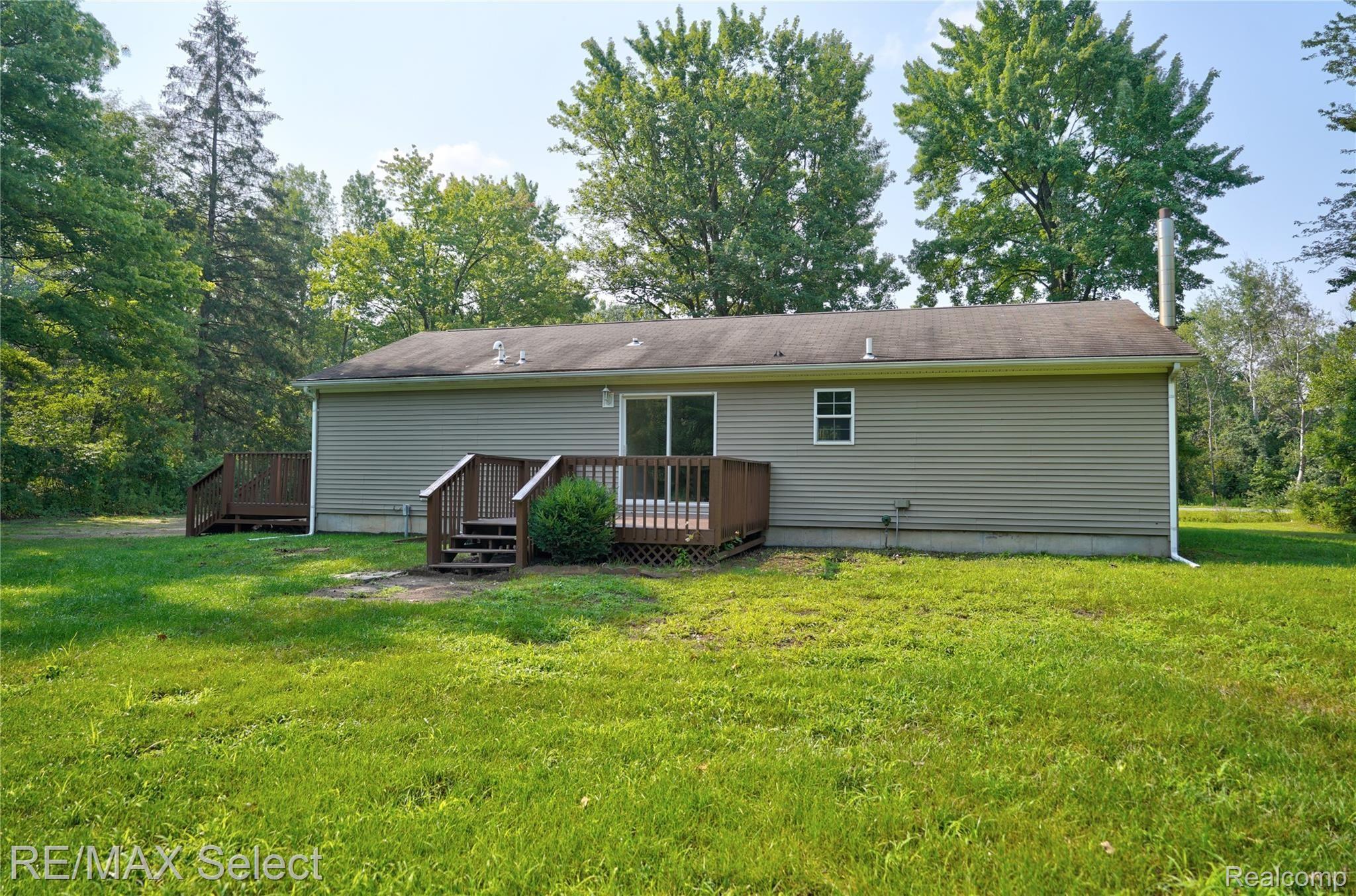 2883 East Shaffer Road Midland, MI 48642 - Photo 8 of 44 2883 E Shaffer Rd 11.jpg
