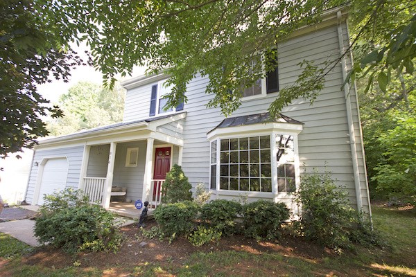 816 Harris Road Charlottesville, VA 22902 - Photo 28 of 28 front view of a house
